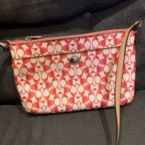 Pink coach crossbody purse
